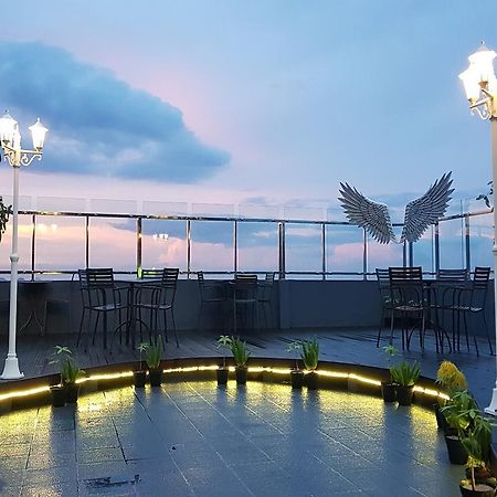 Aston Lampung City Hotel Bandar Lampung Exterior foto