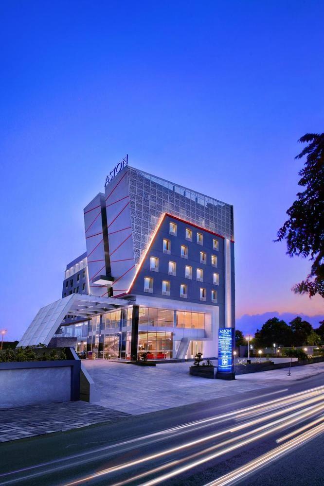 Aston Lampung City Hotel Bandar Lampung Exterior foto